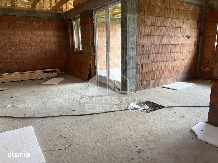 Casă cu 4 camere cu Teren 400 Mp în Orțișoara