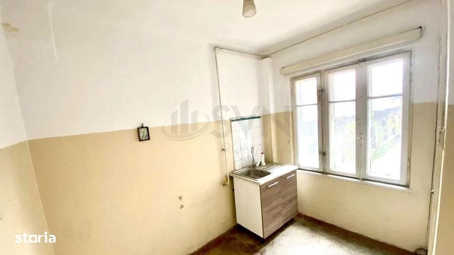 Apartament cu 3 camere în Decebal
