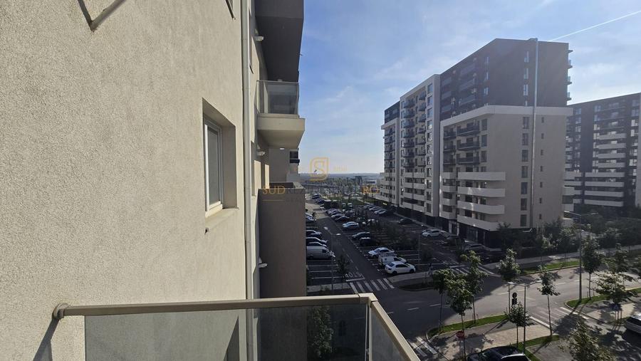 Apartament cu 3 camere decomandat în Metalurgiei