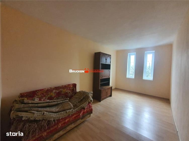 Casă cu 4 camere cu Teren 824 Mp în Central