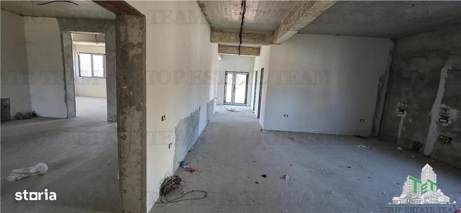 Casă cu 4 camere cu Teren 1643 Mp în Domnești
