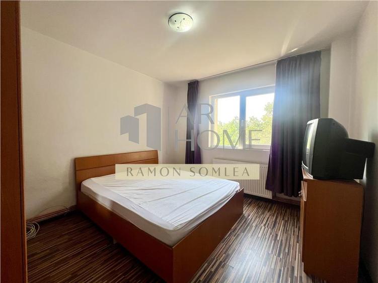 Apartament cu 3 camere semidecomandat, mobilat în Nord