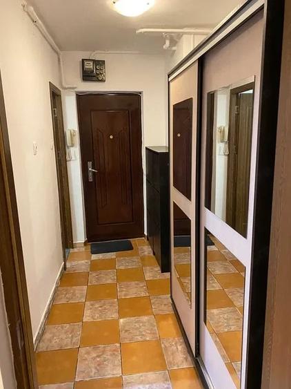 Garsonieră decomandată în Basarabia