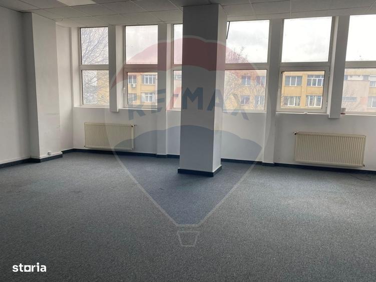 Spațiu comercial, de 995 mp, în Bucur Obor