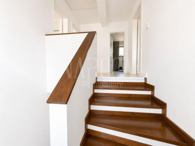 Duplex cu 4 camere cu Canalizare în Florești