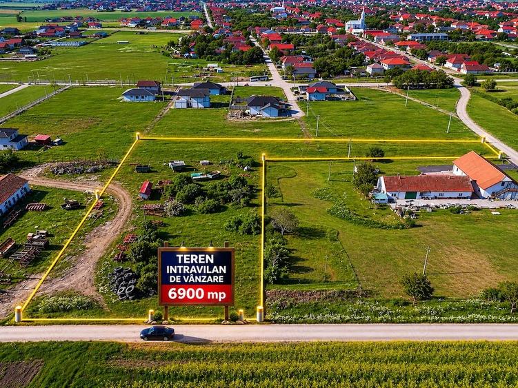 Teren de 6900 mp, în Livada