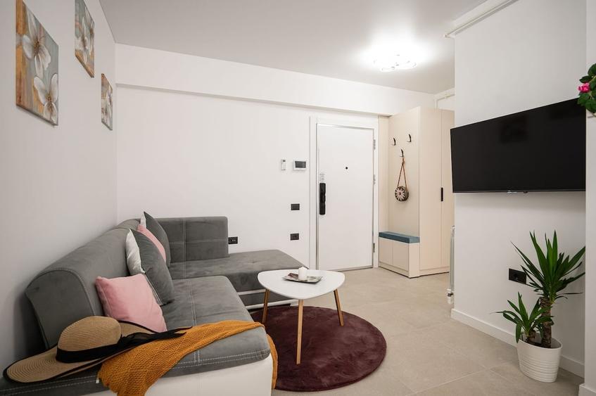 Apartament cu 2 camere decomandat în Mamaia-Sat