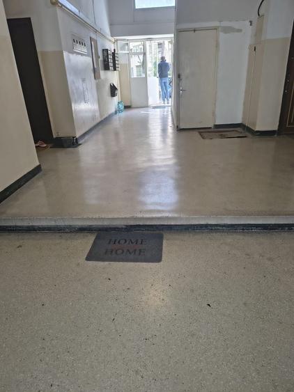 Apartament cu 3 camere semidecomandat în Tomis I