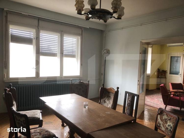 Apartament cu 4 camere decomandat în Semicentral