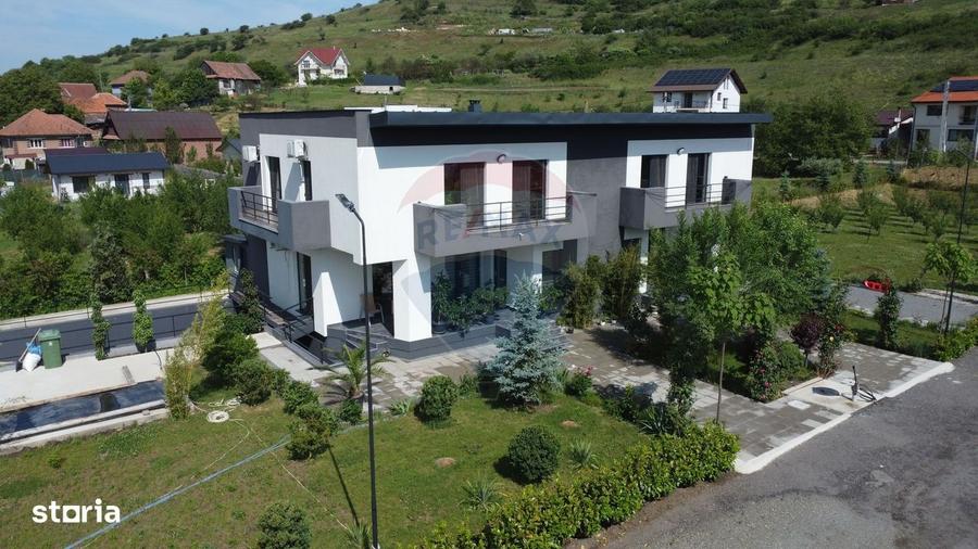 Casă cu 4 camere cu Teren 671 Mp în Rădaia