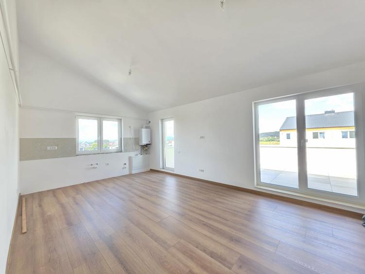 Penthouse cu 3 camere, terasa 22mp, Sânpetru - 1