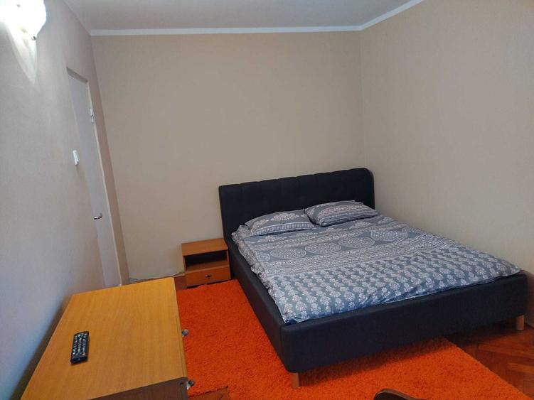 Apartament cu 2 camere semidecomandat în Girocului