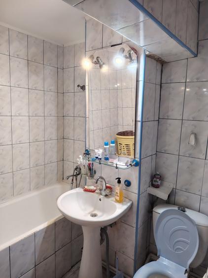 Apartament cu 3 camere decomandat în Cetatea
