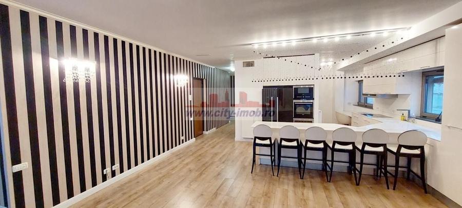Penthouse cu 3 camere decomandat, mobilat în Eminescu