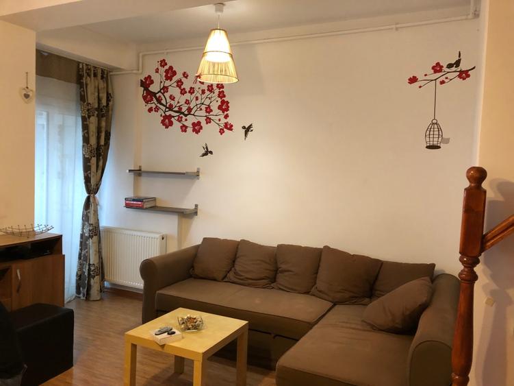 Apartament cu 3 camere semidecomandat, mobilat în Dristor