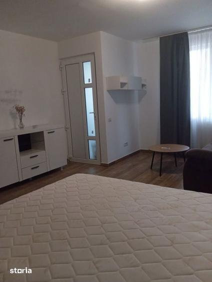 Garsonieră decomandată în Central
