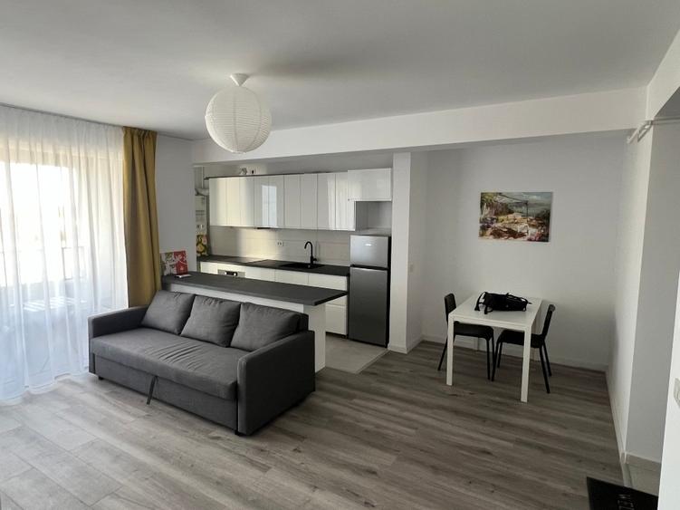 Apartament cu 3 camere decomandat, mobilat în Circumvalațiunii