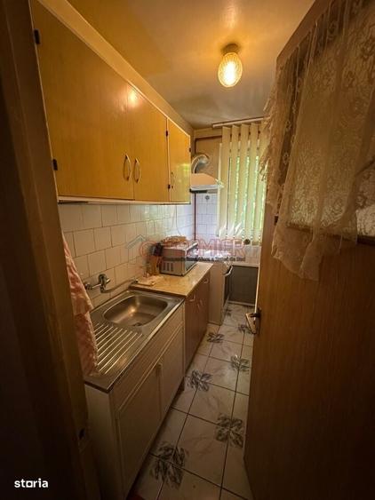 Apartament cu 3 camere decomandat în Jilava