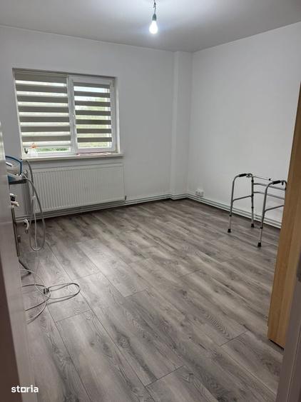 Apartament Ciuperca 3camere decomandate cu centrala 2/4 - 6