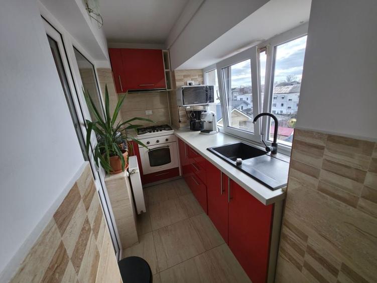 Apartament cu 2 camere decomandat în Obor