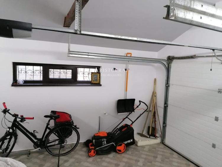 Casă cu 5 camere cu Canalizare în Corbeanca