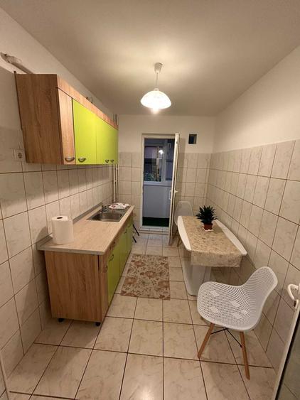 Apartament cu 2 camere decomandat în Noua