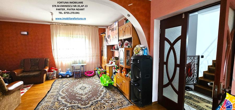 Casă cu 5 camere cu Canalizare în Vest