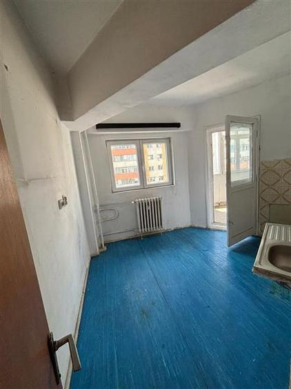 Apartament cu 2 camere decomandat în Tei