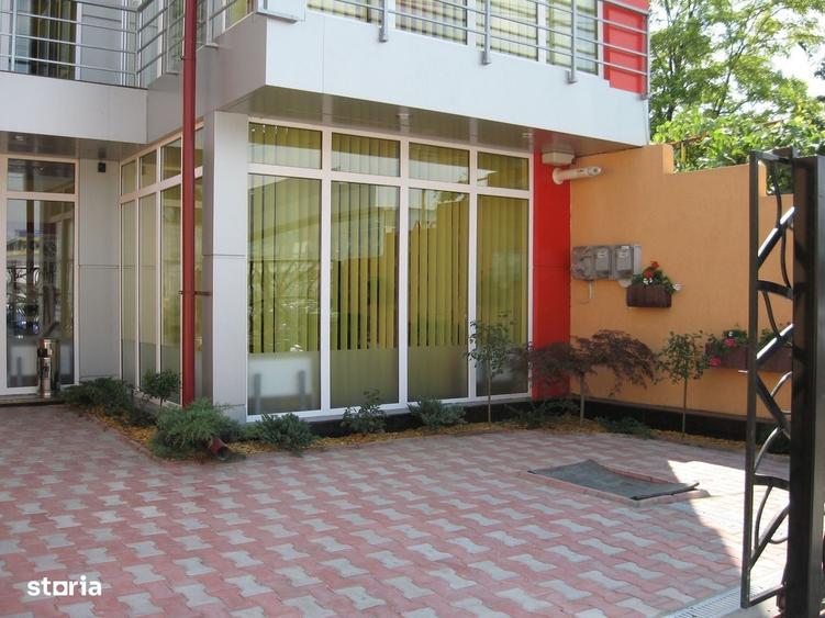 Spațiu comercial, de 175 mp, în Central
