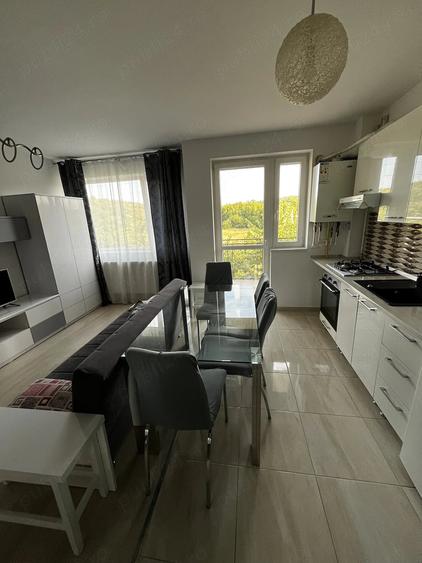 Apartament cu 2 camere decomandat, mobilat în Bucium