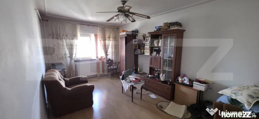 Apartament cu 3 camere decomandat în Mihai Bravu