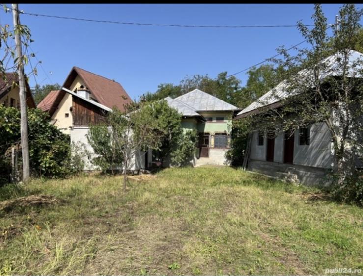 Casă individuală cu 6 camere cu Teren 610 Mp în Bogați