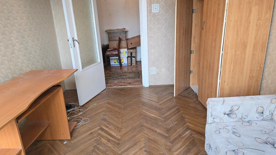 Apartament cu 3 camere decomandat în Bălcescu