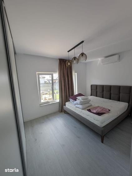 Casă cu 4 camere semidecomandat cu Teren 500 Mp în Jucu