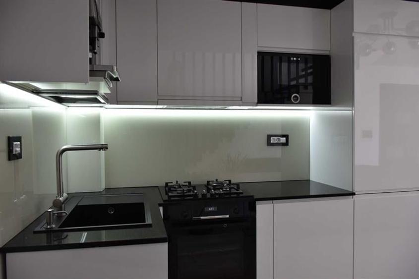 Apartament cu 3 camere decomandat în George Enescu