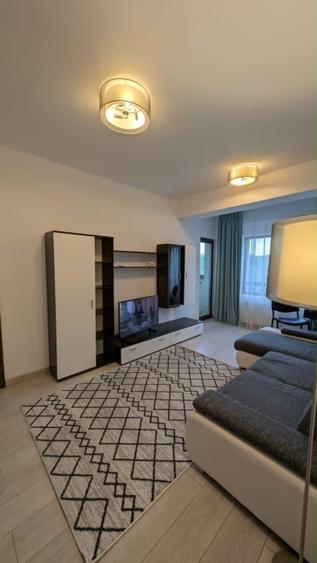 Apartament cu 2 camere semidecomandat, mobilat în Nicolina