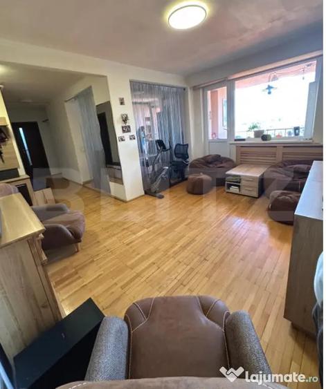 Apartament cu 3 camere decomandat, mobilat în 7 Noiembrie
