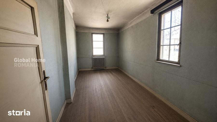 Casă cu 6 camere cu Teren 306 Mp în Vatra Luminoasă