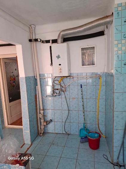 Apartament cu 3 camere semidecomandat în Central