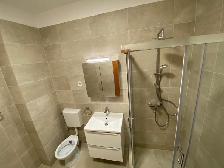 Apartament cu 2 camere semidecomandat, mobilat în Bună Ziua