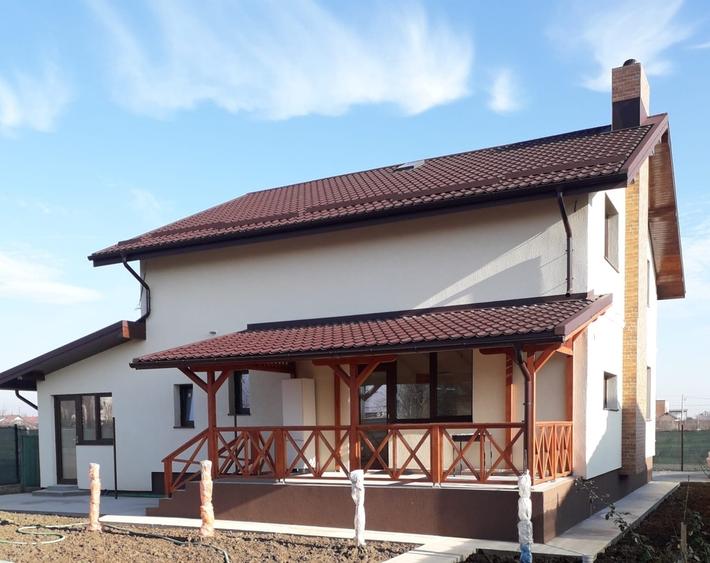 Casă cu 5 camere cu Teren 521 Mp în Balotești