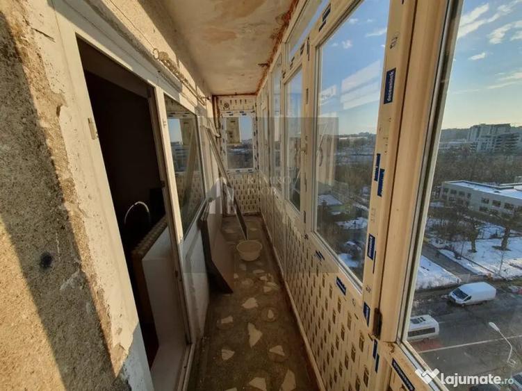 Apartament cu 4 camere decomandat în Costin Georgian