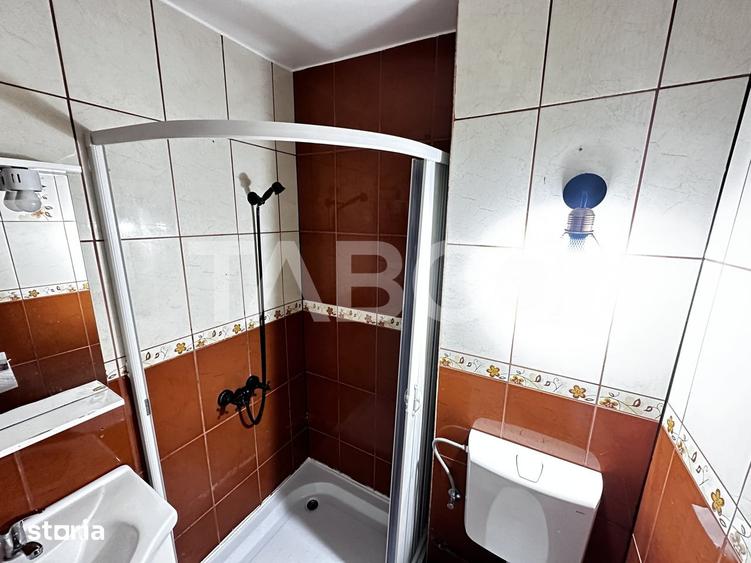Apartament cu 3 camere decomandat, mobilat în Terezian