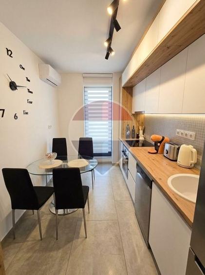 Apartament cu 2 camere decomandat, mobilat în Centrul Civic