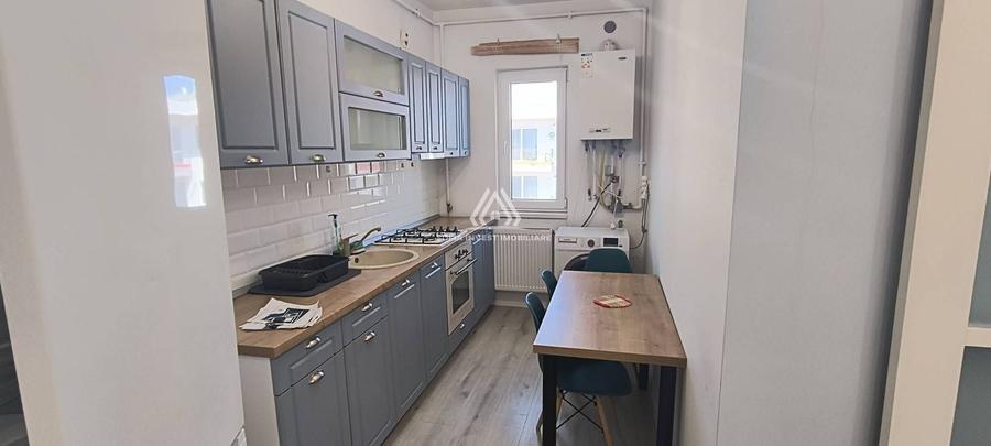Apartament cu 2 camere semidecomandat, mobilat în Florești