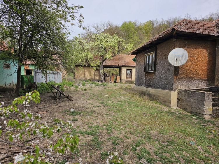 Casă cu 4 camere în Ciuntești
