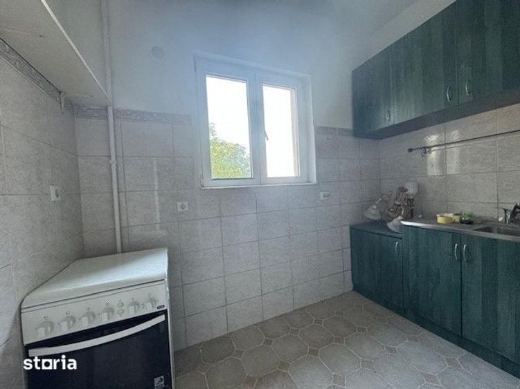 Apartament cu 2 camere semidecomandat, mobilat în Romană