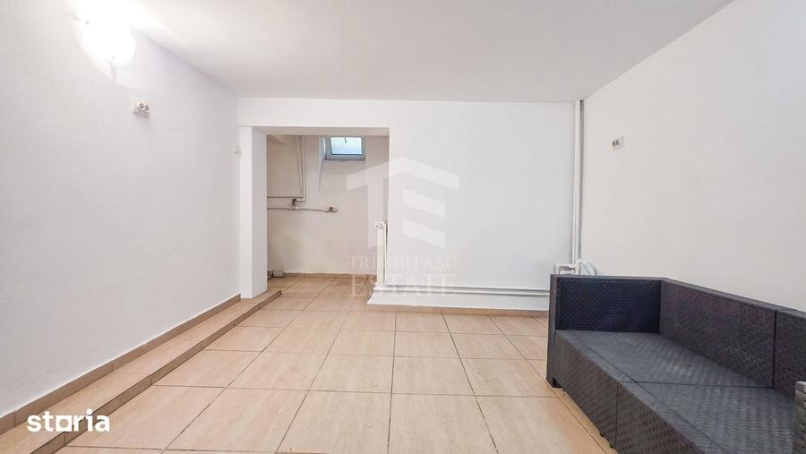 Casă cu 9 camere cu Teren 137 Mp în Rahova