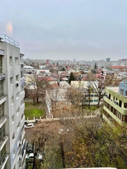 Apartament cu 2 camere, mobilat în Banu Manta
