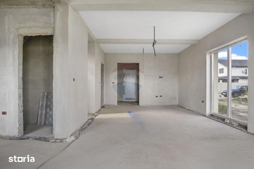 Casă cu 5 camere cu Teren 392 Mp în 6 Vânători